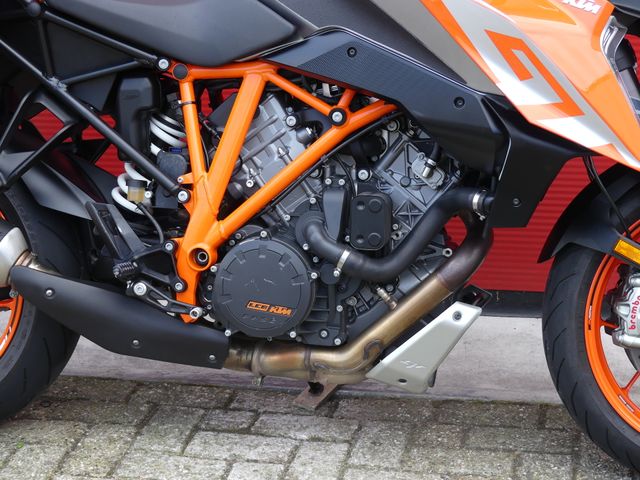 ktm - 1290-super-duke-gt