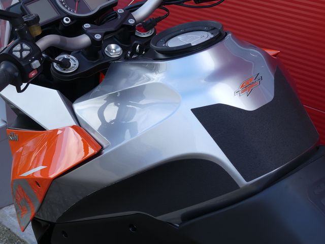 ktm - 1290-super-duke-gt