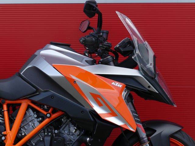 ktm - 1290-super-duke-gt