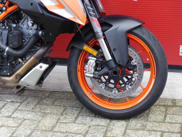 ktm - 1290-super-duke-gt