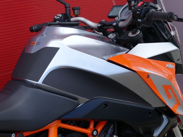 ktm - 1290-super-duke-gt