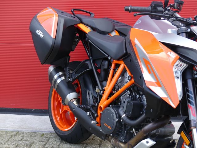 ktm - 1290-super-duke-gt