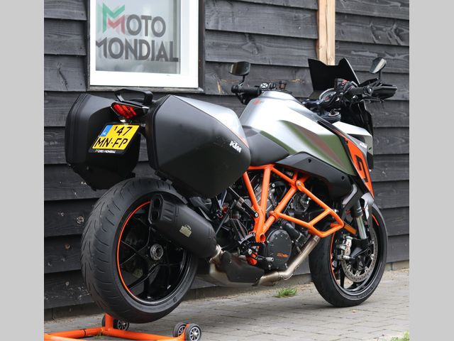 ktm - 1290-super-duke-gt