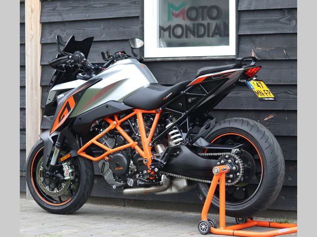 ktm - 1290-super-duke-gt