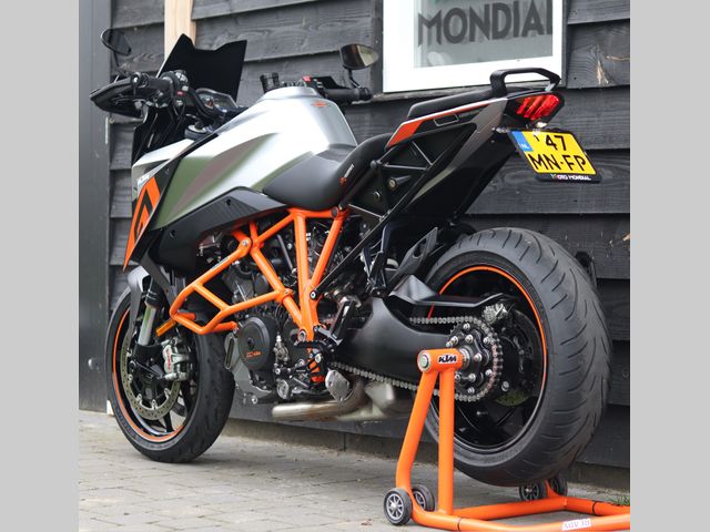 ktm - 1290-super-duke-gt