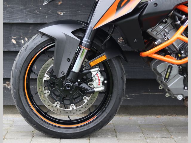 ktm - 1290-super-duke-gt