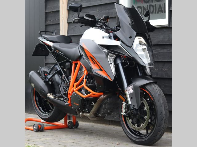 ktm - 1290-super-duke-gt