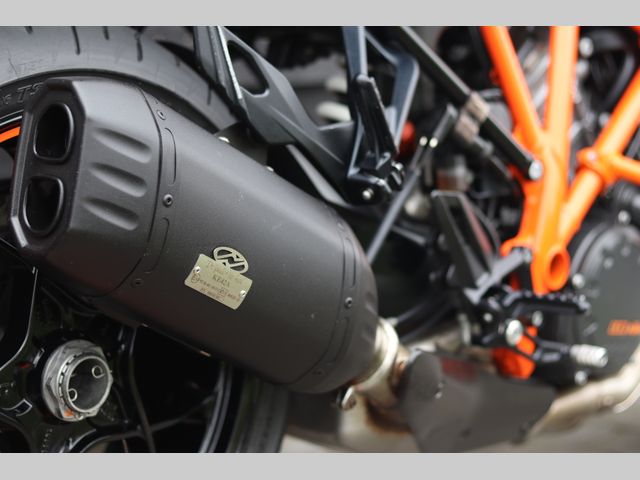 ktm - 1290-super-duke-gt