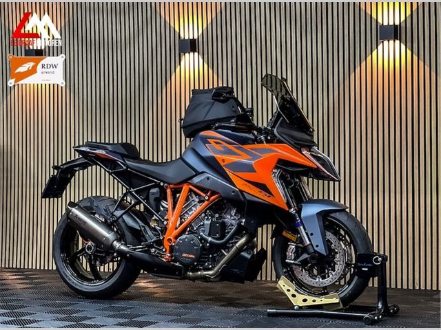 ktm - 1290-super-duke-gt