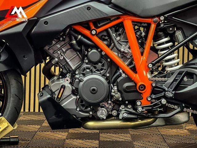 ktm - 1290-super-duke-gt