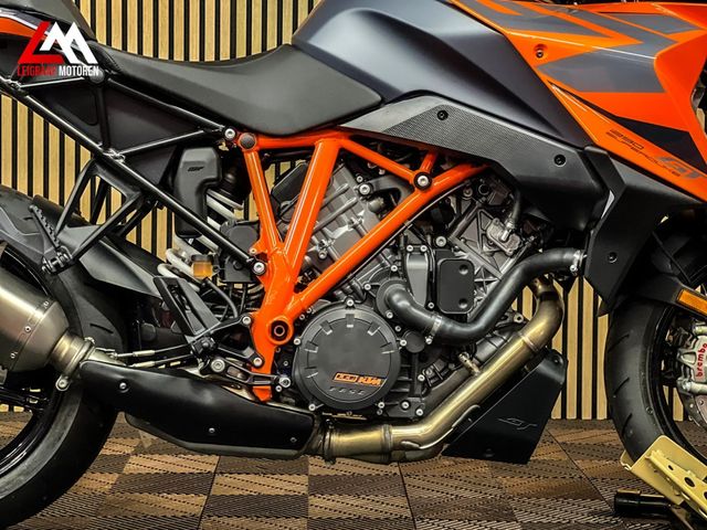 ktm - 1290-super-duke-gt