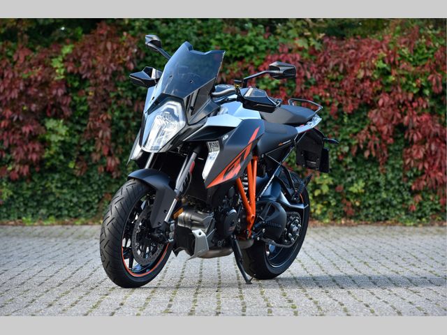 ktm - 1290-super-duke-gt