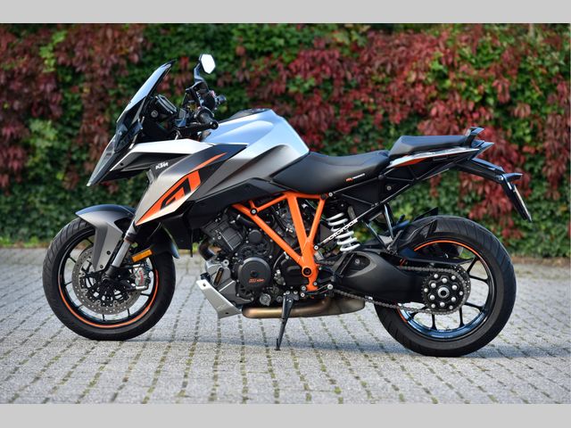 ktm - 1290-super-duke-gt