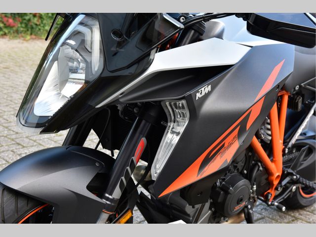 ktm - 1290-super-duke-gt