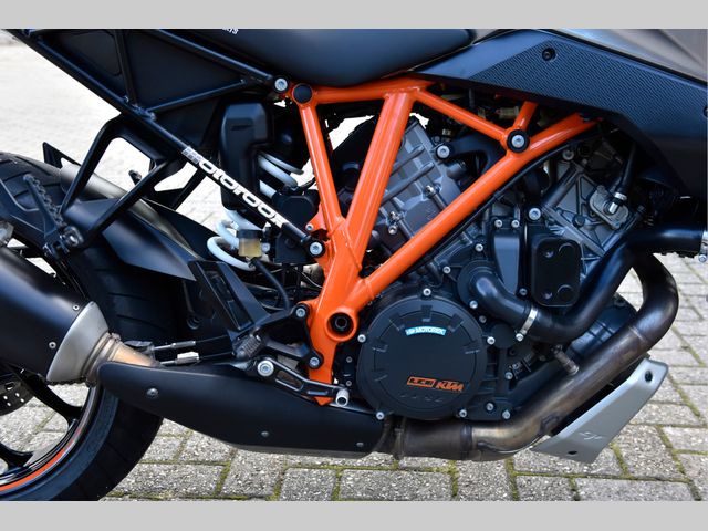 ktm - 1290-super-duke-gt