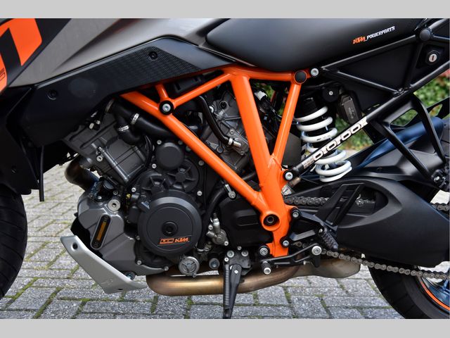 ktm - 1290-super-duke-gt