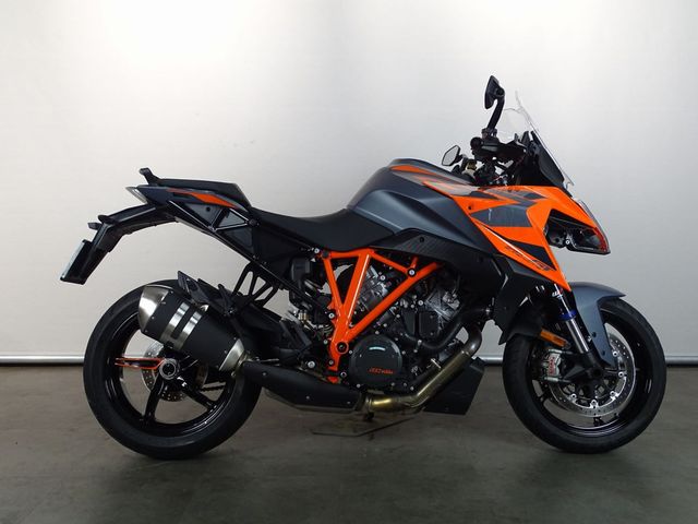 ktm - 1290-super-duke-gt