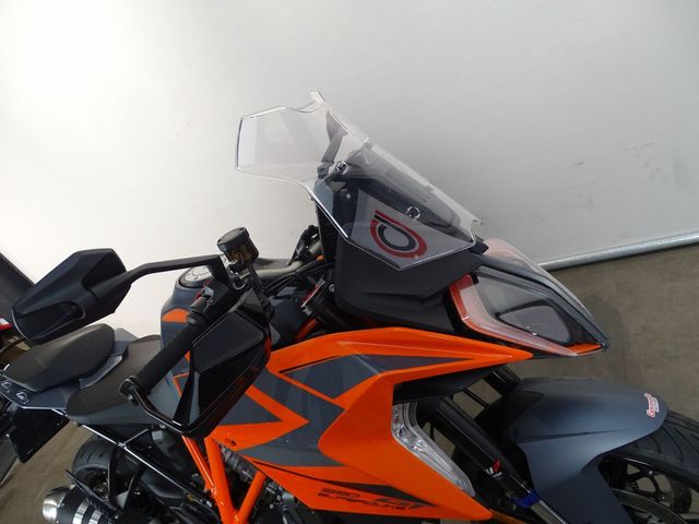 ktm - 1290-super-duke-gt