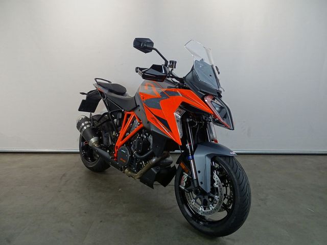 ktm - 1290-super-duke-gt