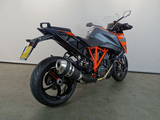 ktm - 1290-super-duke-gt