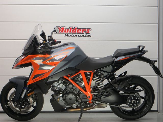 ktm - 1290-super-duke-gt