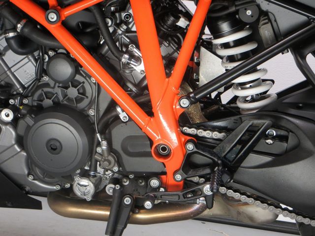 ktm - 1290-super-duke-gt