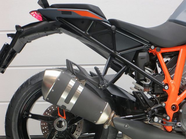 ktm - 1290-super-duke-gt