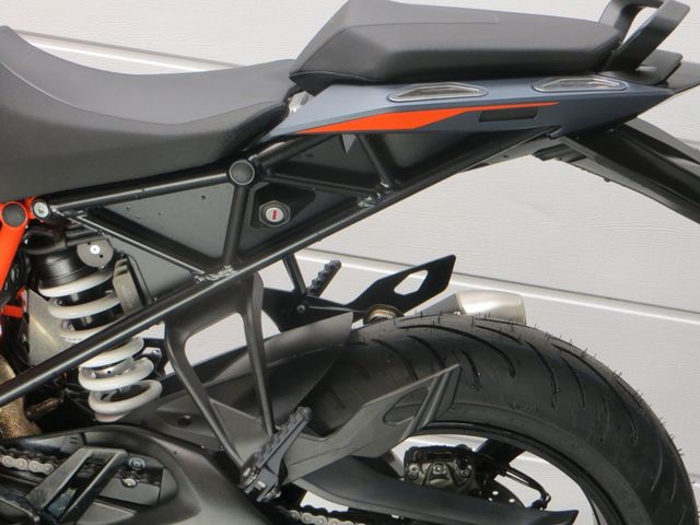 ktm - 1290-super-duke-gt