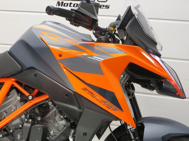 ktm - 1290-super-duke-gt