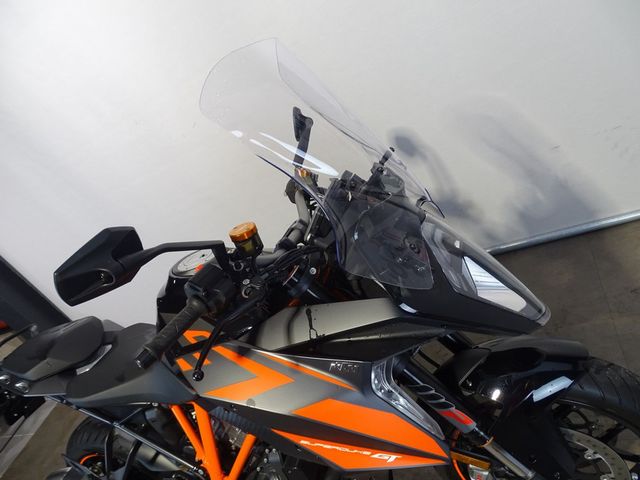 ktm - 1290-super-duke-gt