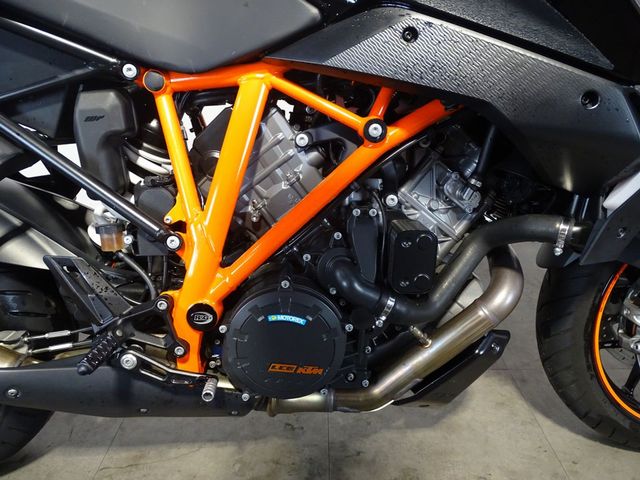 ktm - 1290-super-duke-gt