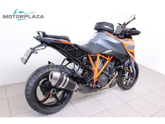 ktm - 1290-super-duke-gt