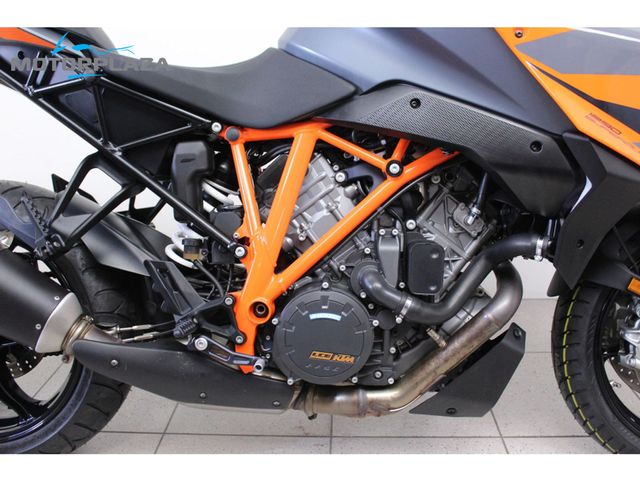 ktm - 1290-super-duke-gt