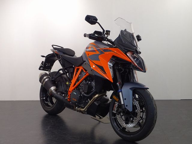 ktm - 1290-super-duke-gt