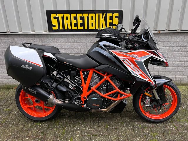 ktm - 1290-super-duke-gt