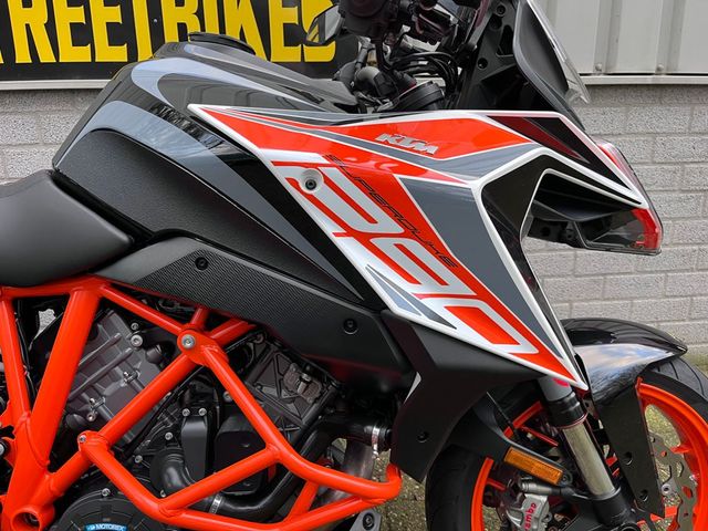 ktm - 1290-super-duke-gt