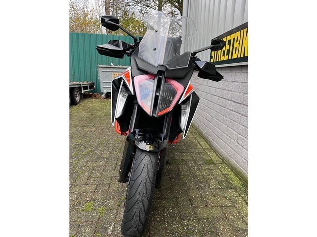 ktm - 1290-super-duke-gt