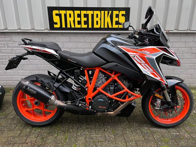 ktm - 1290-super-duke-gt