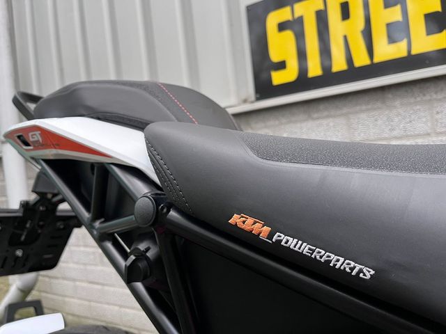 ktm - 1290-super-duke-gt