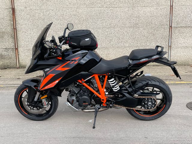 ktm - 1290-super-duke-gt