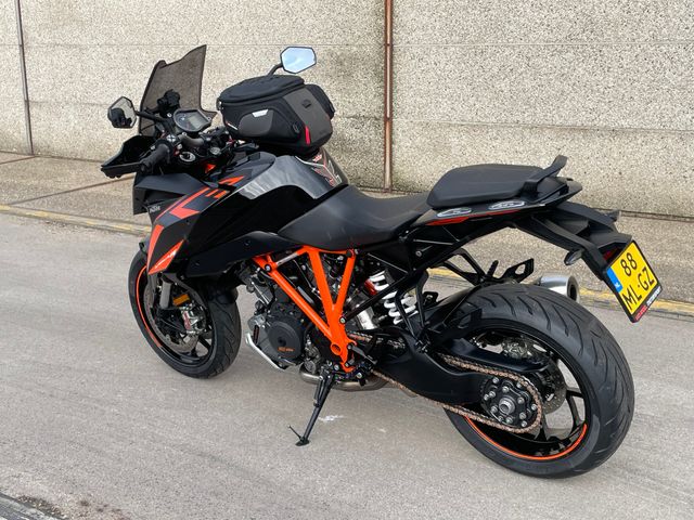 ktm - 1290-super-duke-gt