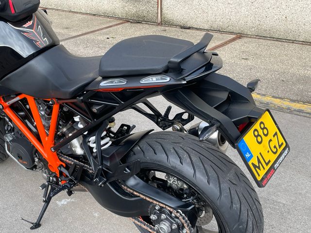 ktm - 1290-super-duke-gt