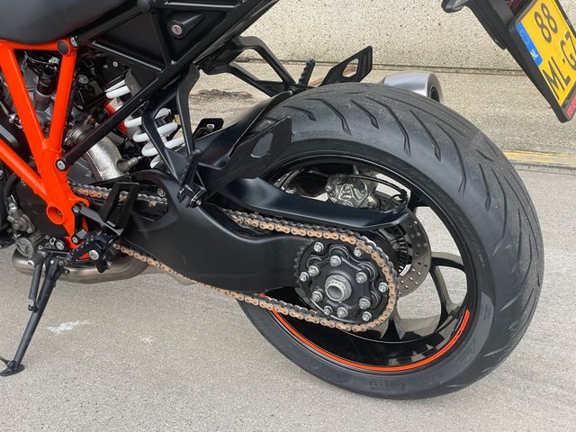 ktm - 1290-super-duke-gt