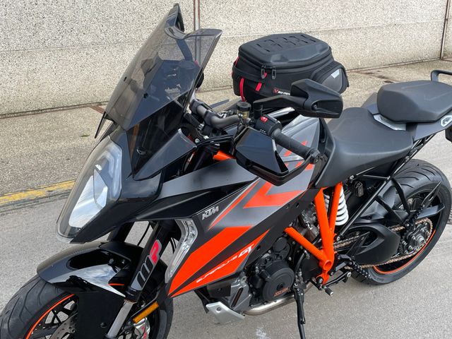 ktm - 1290-super-duke-gt