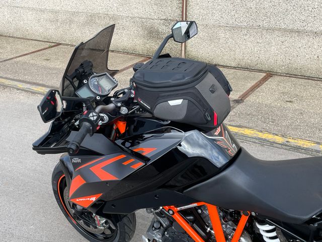 ktm - 1290-super-duke-gt