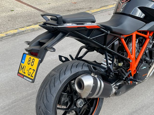 ktm - 1290-super-duke-gt