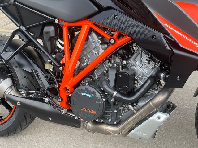 ktm - 1290-super-duke-gt