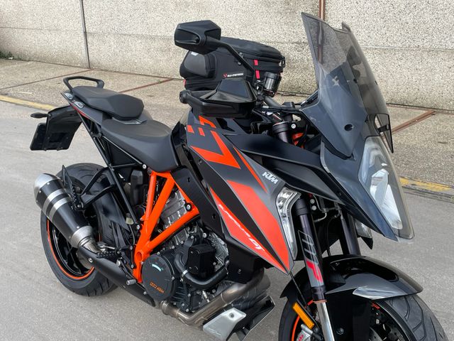 ktm - 1290-super-duke-gt