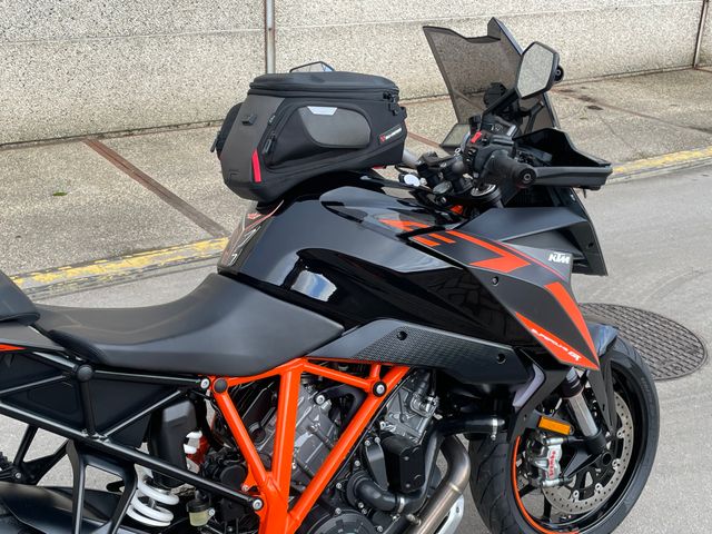 ktm - 1290-super-duke-gt