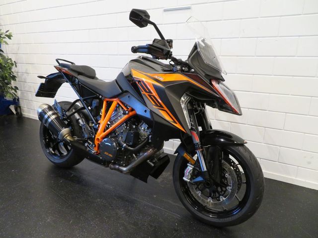 ktm - 1290-super-duke-gt